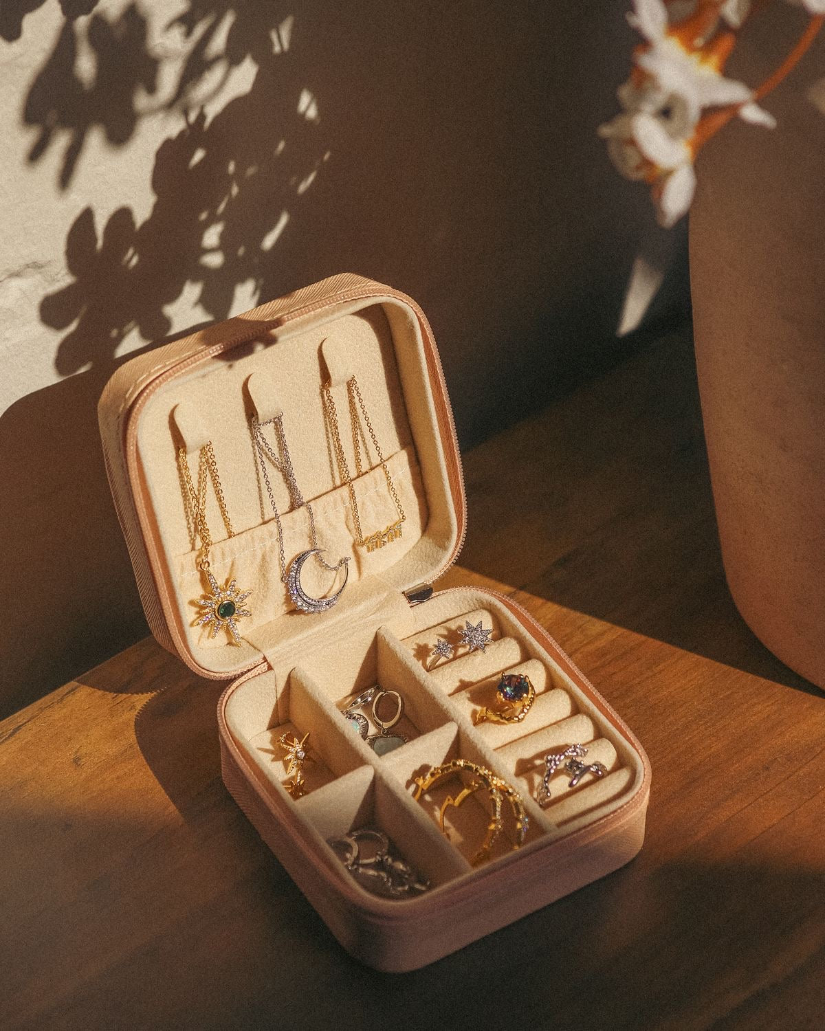 Luxury Anti-Tarnish Jewelry Gift hamper with Organizer
